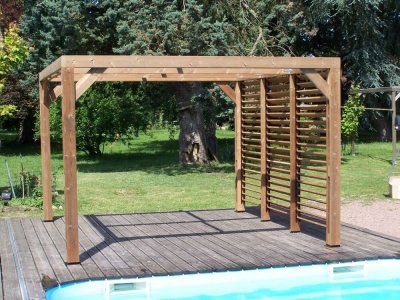 HABRITA  - Pergola thermauvent en bois avec vantelles mobiles sur mur