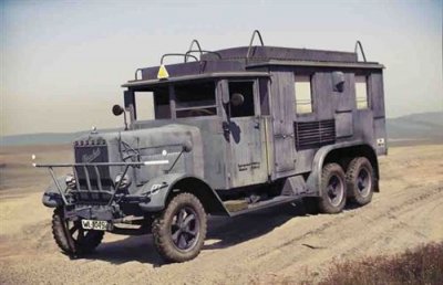 ICM Henschel 33 D1 Kfz.72 Camion Radio Allemand 2&egrave;me Gm -  35467-