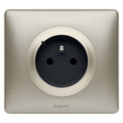 LEGRAND Interrupteur mural Prise de courant 16A Celiane with Netatmo - 067775