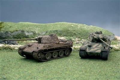 ITALERI  Pz.Kpfw.V Panther Ausf.G le Kit inclut 2 maquettes de char &agrave;