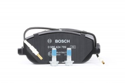 Jeu de 4 plaquettes de frein BOSCH 0 986 424 789