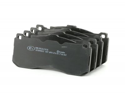 BREMBO Jeu de 4 plaquettes de frein  P 06 041