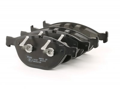 BREMBO Jeu de 4 plaquettes de frein  P 06 047
