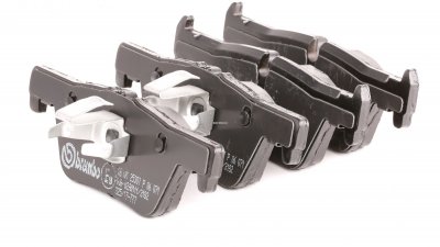 BREMBO Jeu de 4 plaquettes de frein  P 06 071