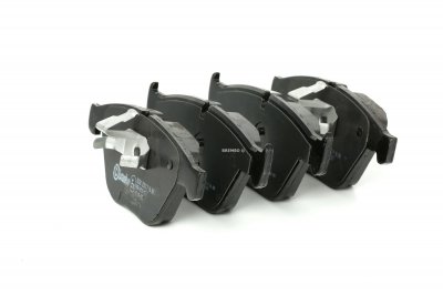 BREMBO Jeu de 4 plaquettes de frein  P 06 081