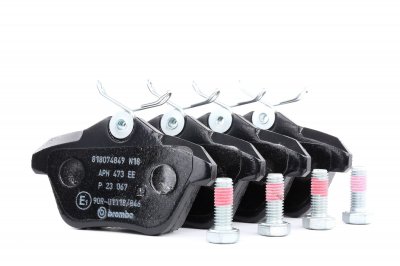 BREMBO Jeu de 4 plaquettes de frein  P 23 067