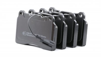 BREMBO Jeu de 4 plaquettes de frein  P 23 115