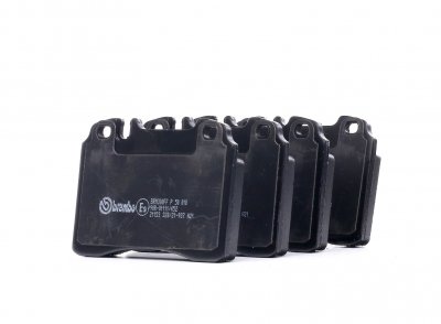 BREMBO Jeu de 4 plaquettes de frein  P 50 010