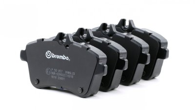 BREMBO Jeu de 4 plaquettes de frein  P 50 057