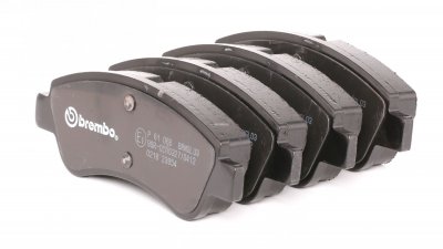 BREMBO Jeu de 4 plaquettes de frein  P 61 066