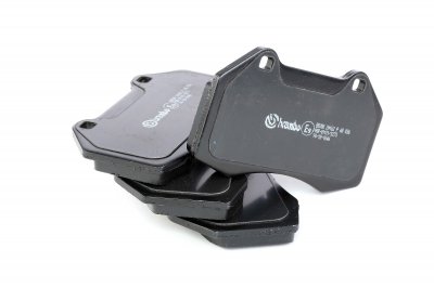 BREMBO Jeu de 4 plaquettes de frein  P 68 036