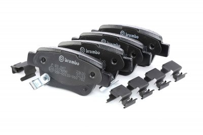 BREMBO Jeu de 4 plaquettes de frein  P 83 047