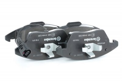 BREMBO Jeu de 4 plaquettes de frein  P 85 075
