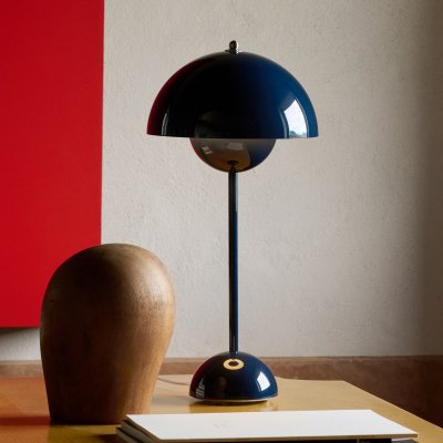 &TRADITION Lampe &agrave; poser bleu acier Flowerpot VP3 - 
