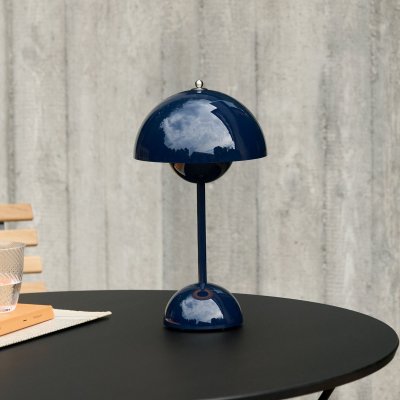 &TRADITION Lampe &agrave; poser sans fil bleu acier Flowerpot VP9 - 