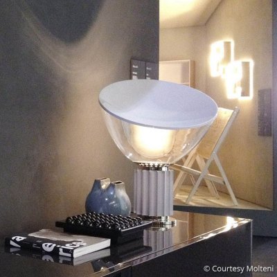 FLOS Lampe de table design en plastique et m&eacute;tal argent&eacute; Taccia - 