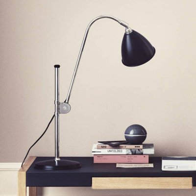 GUBI Lampe de table noire base argent&eacute; en laiton BL1 - 