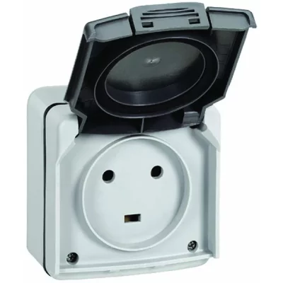 LEGRAND  Prise 2P+T 20 A en saillie Plexo
