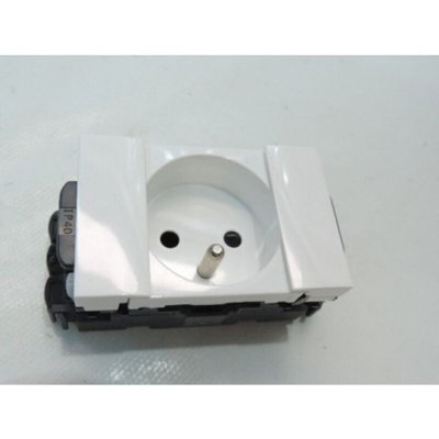 LEGRAND  - Prise de courant pour goulotte Mosaic - Blanc - 2P+T
