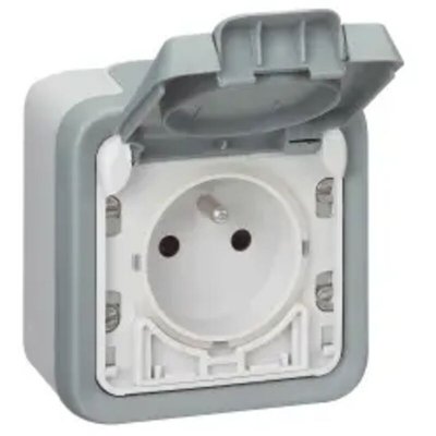 LEGRAND  Prise de courant + volet de protection IP55 16A