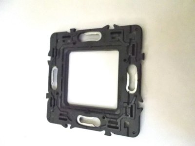 LEGRAND  Support pour fixation &agrave; vis batibox 1 poste 2 modules 080251