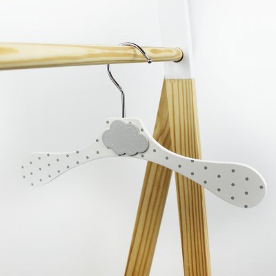 MONSIEUR BEBE Lot 10 cintres bois, crochet pivotant