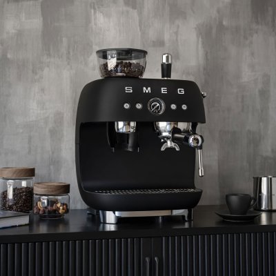 SMEG Machine &agrave; caf&eacute; combin&eacute;e expresso ann&eacute;es 50 noir mat EGF03BLMEU 