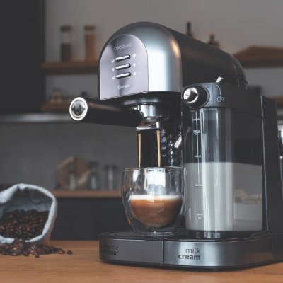 CECOTEC Machine &agrave; caf&eacute; semi-automatique power instant-ccino 20 chic serie nera