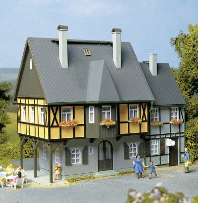 AUHAGEN Maison Bahnhofstra&szlig;e 1 H0, TT  12343