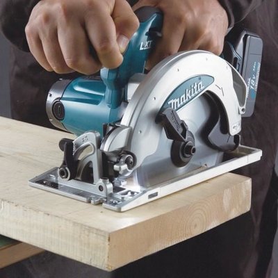 MAKITA  - Scie circulaire 18 V 2x5Ah Li-Ion &Oslash;165mm - DSS610RTJ