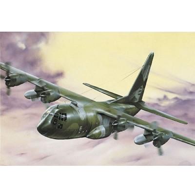 ITALERI Maquette avion  Lockheed C-130H Hercules. D&eacute;calques pour : RAF