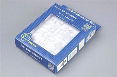 TRUMPETER Maquette avion  McDonnell Douglas F/A-18D Hornet - 1/350 - M