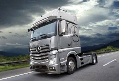 ITALERI Maquette camion  Mercedes Actros Gigaspace- 1/24 - Maquette de