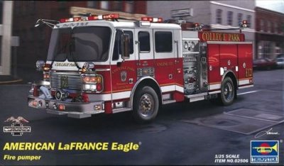 TRUMPETER Maquette camion  POMPE A FEU LAFRANCE EAGLE- 1/25 - Maquette