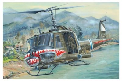 HOBBYBOSS Maquette h&eacute;licopt&egrave;re Hobby Boss UH-1 Huey B- 1/18 - Maquette d'h&eacute;lico