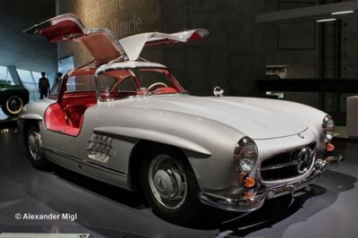 REVELL Maquette voiture : Mercedes Benz 300 SL Coloris Unique