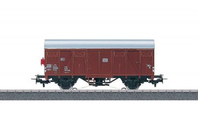 MARKLIN  wagon de marchandises ferm&eacute; D&eacute;marrage H0 11,5 cm brun