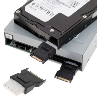 MCL  - Adaptateur secteur - alimentation SATA (M) pour alimentation interne 4 plots (F) 