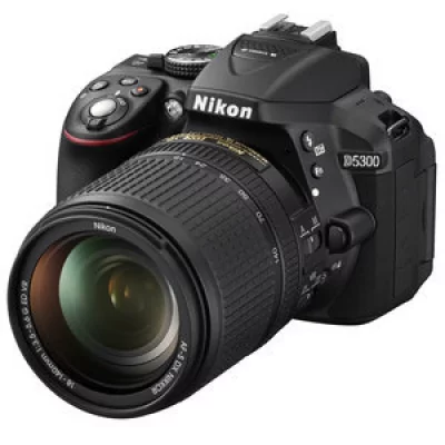 NIKON  D5300 + objectif AF-S VR DX 18-140 mm