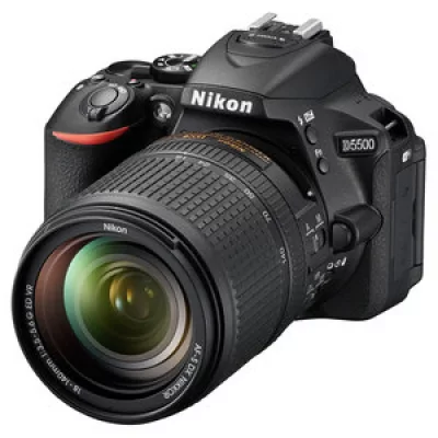 NIKON  D5500 DSLR appareil photo avec objectif 18-140mm (Noir)