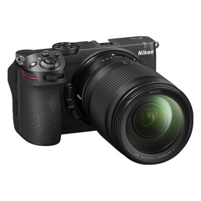 NIKON  Z5 IIC Noir + Objectif Z 24-200mm f/4-6.3 VR Garanti 3 ans