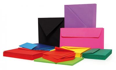 GENERIQUE Paquet de 25 cartes carr&eacute;es pli&eacute;es noir 210g 160x160mm