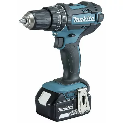 MAKITA Perte d'impact de la batterie 18V / 2x 3.0 ah + chargeur + Alukoffer + Set d'accessoire