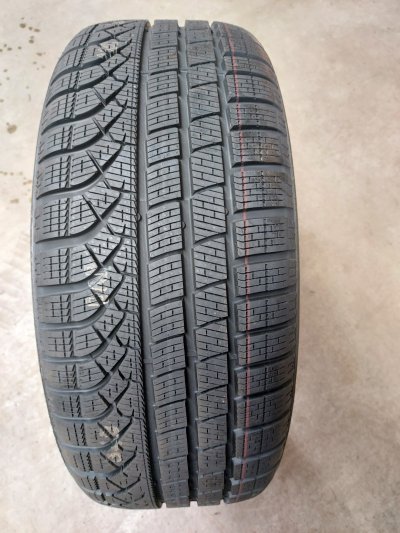 PIRELLI  P Zero Winter ( 245/50 R19 105H XL * ) Pneus hiver