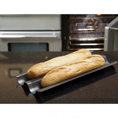 MASTERCLASS Plaque &agrave; baguettes antiadh&eacute;sive  Crusty Bake