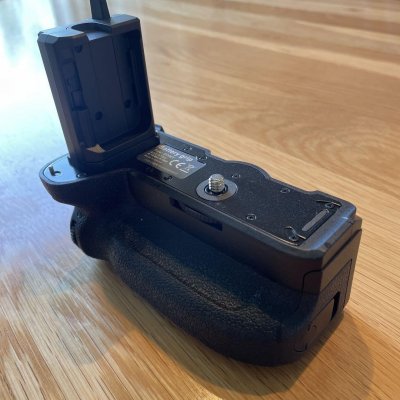SONY Poign&eacute;e  VG-C4EM pour A7R IV