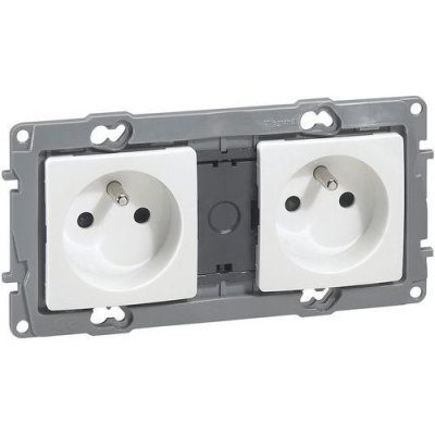 LEGRAND Prise double pr&eacute;-cabl&eacute;e 2P+T Nilo&eacute; - 16A - Bornes automatiques