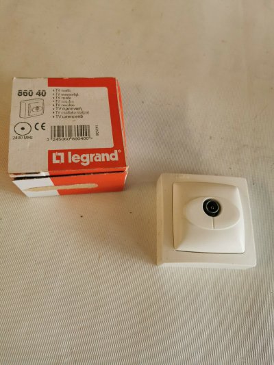 LEGRAND Prise t&eacute;l&eacute;vision ASL simple m&acirc;le saillie complet blanc - 086040