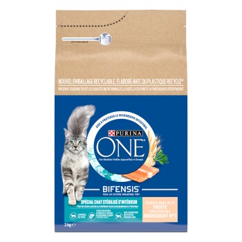 PURINA ONE  Sp&eacute;cial Chat St&eacute;rilis&eacute; d'Int&eacute;rieur Truite et C&eacute;r&eacute;ales Compl&egrave;tes 3kg