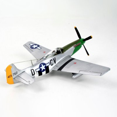 REVELL  mod&egrave;le r&eacute;duit d'avion P-51D Mustang 14 cm 34 pi&egrave;ces